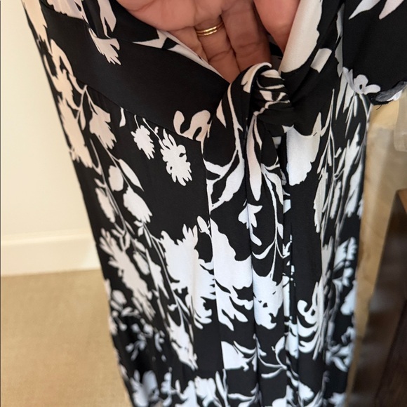 Lane Bryant Black and White Floral Wrap Midi Dress - Picture 5 of 11